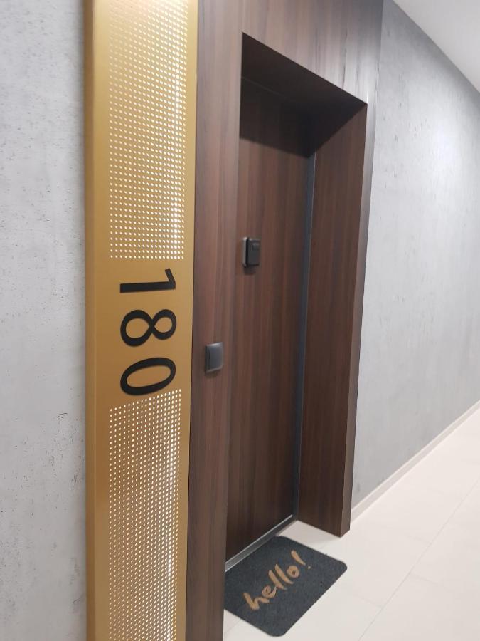 Apartament Old Town Wes Quality Suite Poznan Bagian luar foto